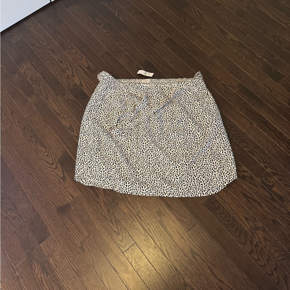 Cute and flirty animal print skirt from Loft. Front-tie.